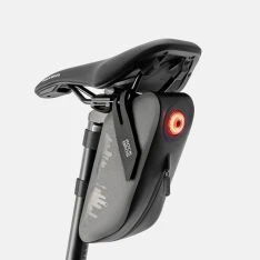 Rockbros cykel sadeltaske 0.80L - Vandtæt - Med intelligent cykellygte - Sort